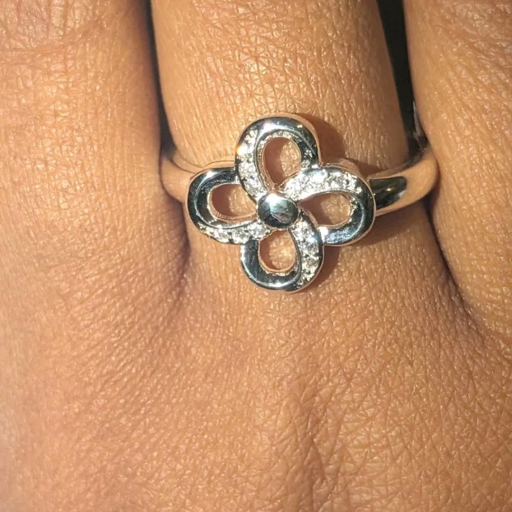 Women's High Quality 925 Sterling Silver Moissanite Four Leaf Clover Ring Sz 10
